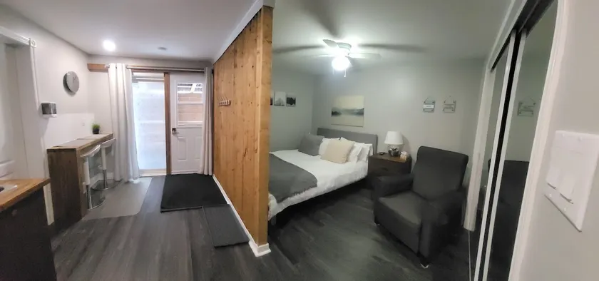 The Chelsea Suite-A Couples Getaway - Image 1