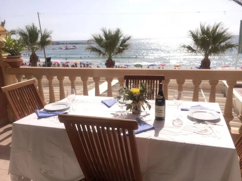 Beautiful apartment facing the sea. Large terrace - Image 1