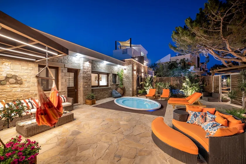 Paradisos 14 bedroom luxury garden villa estate next to beach - Image 1