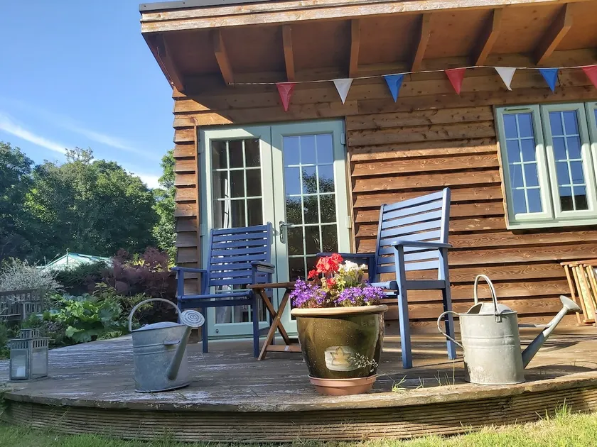 Rutters Garden Cabin - Image 1