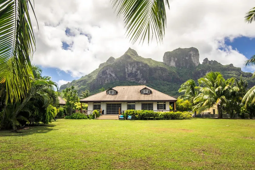 Ladyborabora bungalow piti - Image 1