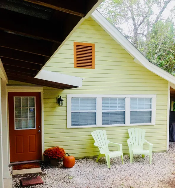 Adorable Cottage Apartment - Image 1