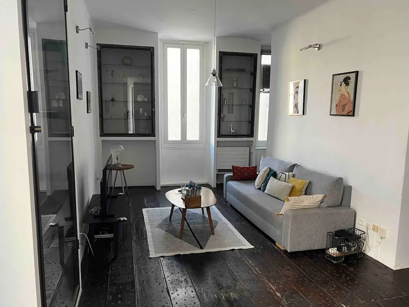Cosy and Atypical located in the basket, with parking. - Image 1