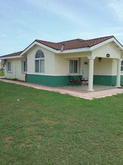 Mena's Retreat Trelawny See Jamaica like a native - Image 1
