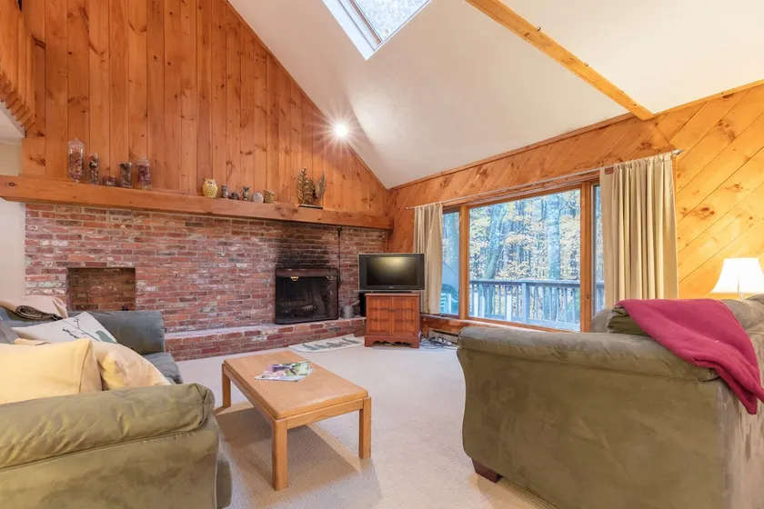 Family Friendly Townhouse 3BR, 3 floors - Image 1