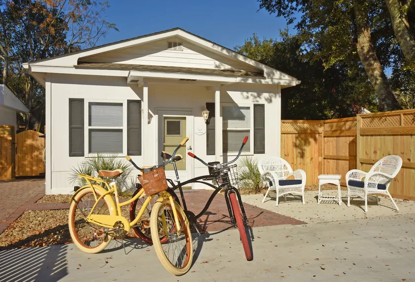 Shell Cottage DOG Friendly in Historic District - Image 1