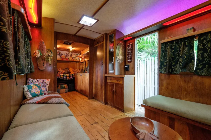 Elegant fully restored 25ft 1950's Vintage Caravan - Image 1