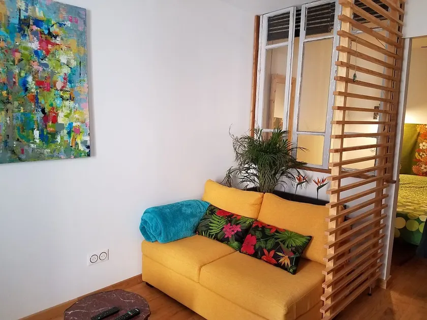 Nice apartment in the artists' district - Image 1