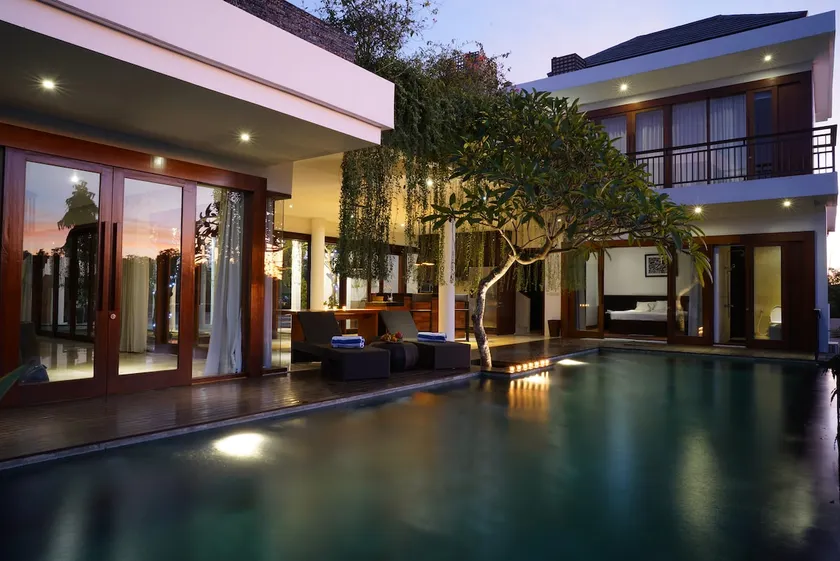 Luxurious Eagle's Nest Villa in Nusa Dua Area - Image 1