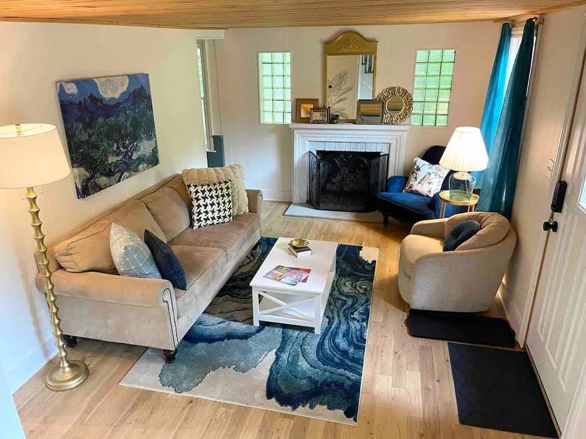 Cheerful Stevensville cottage, GREAT LOCATION! - Image 1