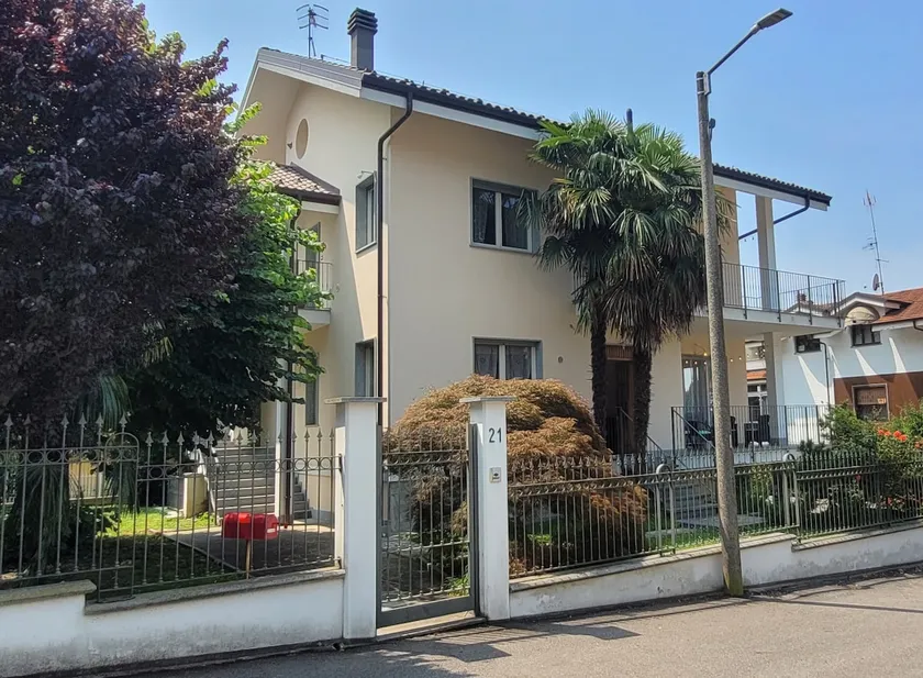 Villa Camelia in the spacious and bright greenery - Image 1