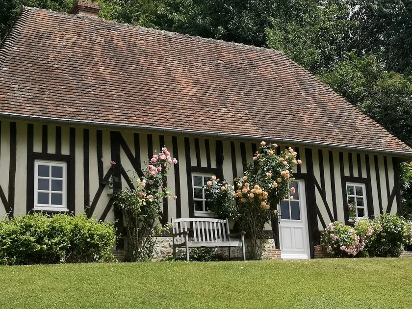 Manor's Cottage - Image 1