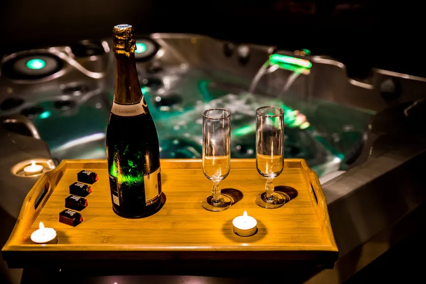 The Moulin's HOT TUB - Image 1