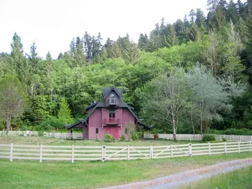 Adjacent to Redwood National Park - Image 1