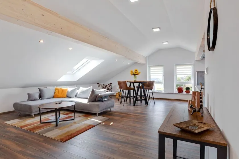 Stylish studio apartment - 64 m² - Image 1