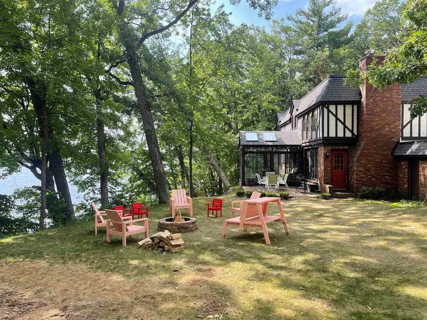 Lake Front Home on Rice Lake: Spacious 4 Bedroom - Image 1