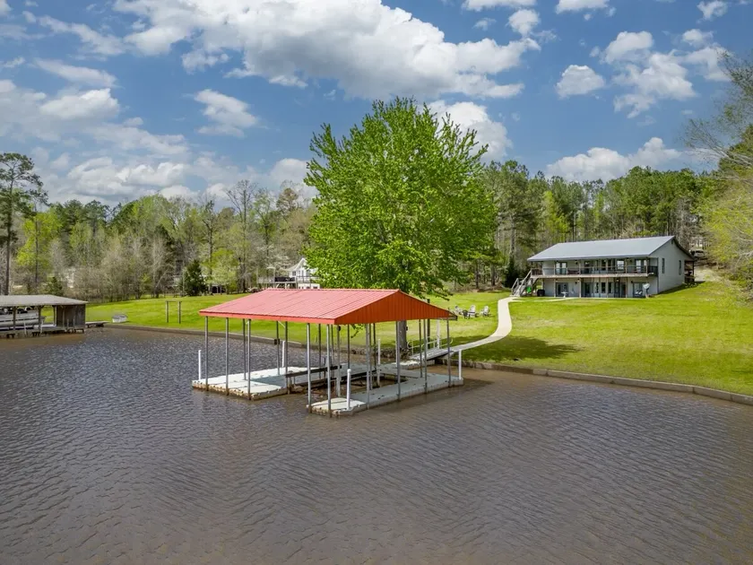 Sunset Estate 7 bedrooms, Sleeps 18! + Game Room - Image 1