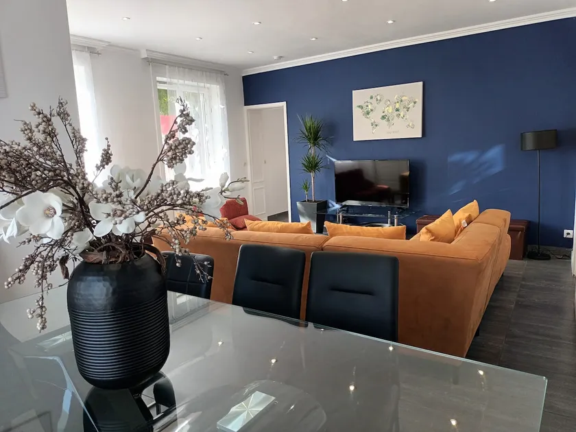 Large townhouse 15 min from Lille by metro - Image 1