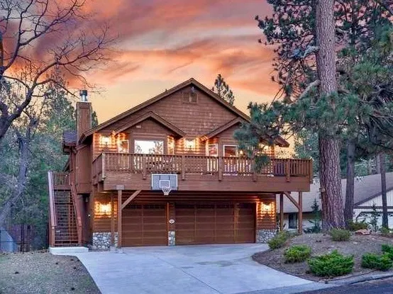 Luxury Cabin Minutes to Slopes & Lake w/Hot Tub! - Image 1