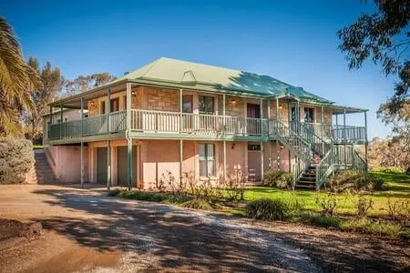Lindsay House - Image 1