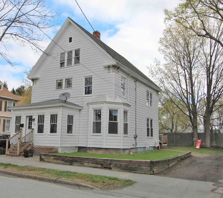 3-Story Historic home walkable to downtown Bangor - Image 1