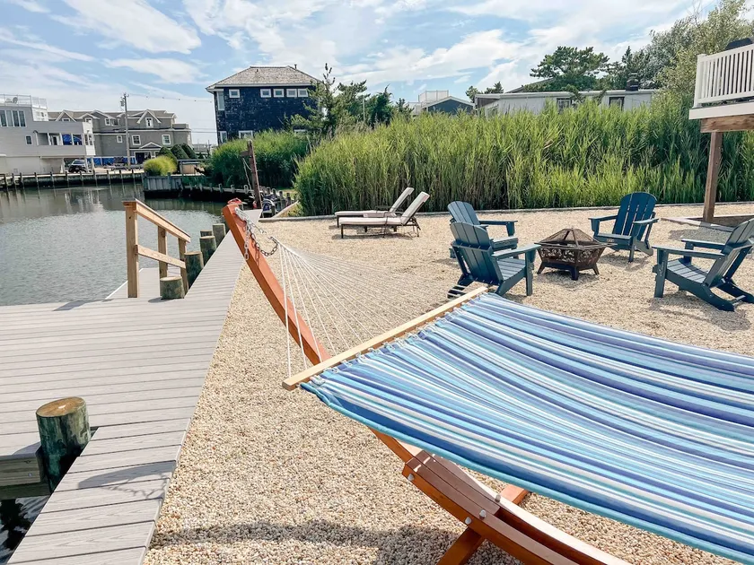 Waterfront LBI Home - Under 5 min walk to Beach! - Image 1