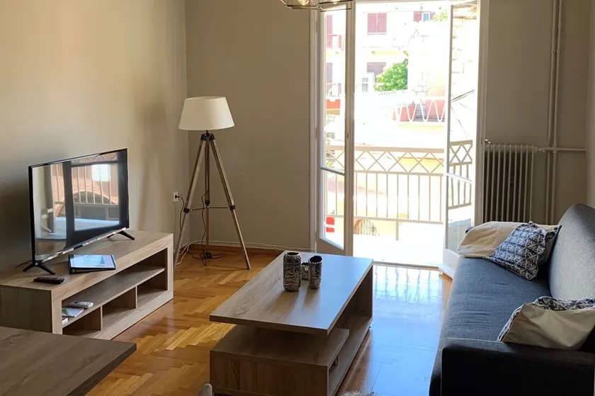 Old Town Apartment next to Seafront Promenade - Image 1