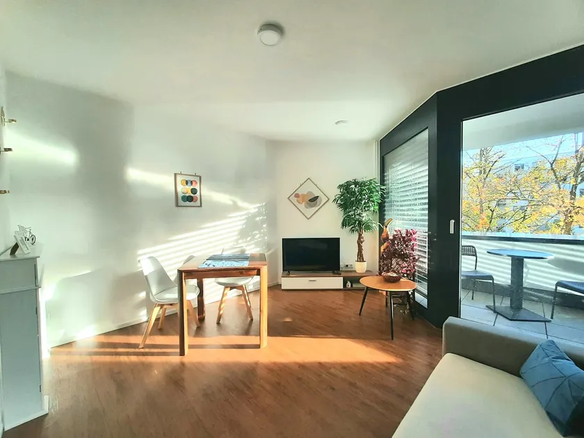 FreeⓅ✪ Walking on the Neckar: Old Town & main station✪ 30 m² new✪ building - Image 1
