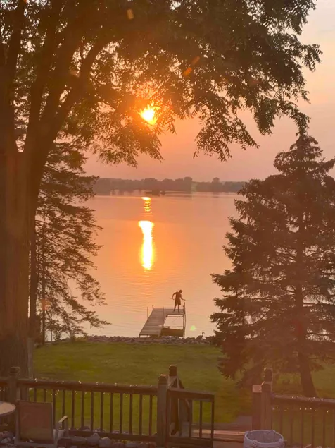 5 bd lake house! Golf, swim, fish, boat, updated! - Image 1