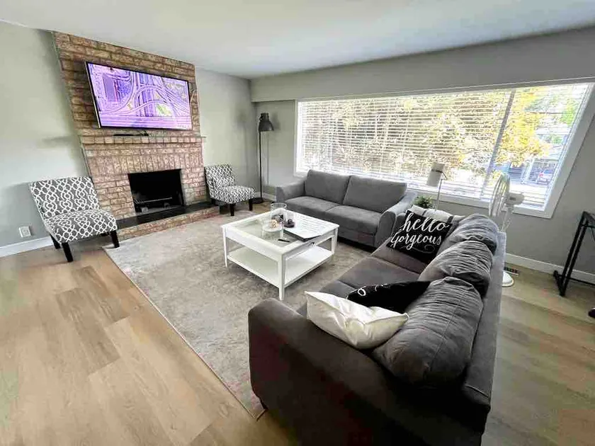 Spacious Ladner Stay | Sleeps 10 Near Airport - Image 1