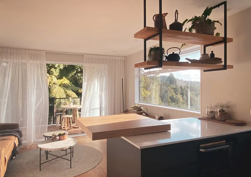 Titirangi native hideaway [2 Bdrm Ensuite Apt] - Image 1