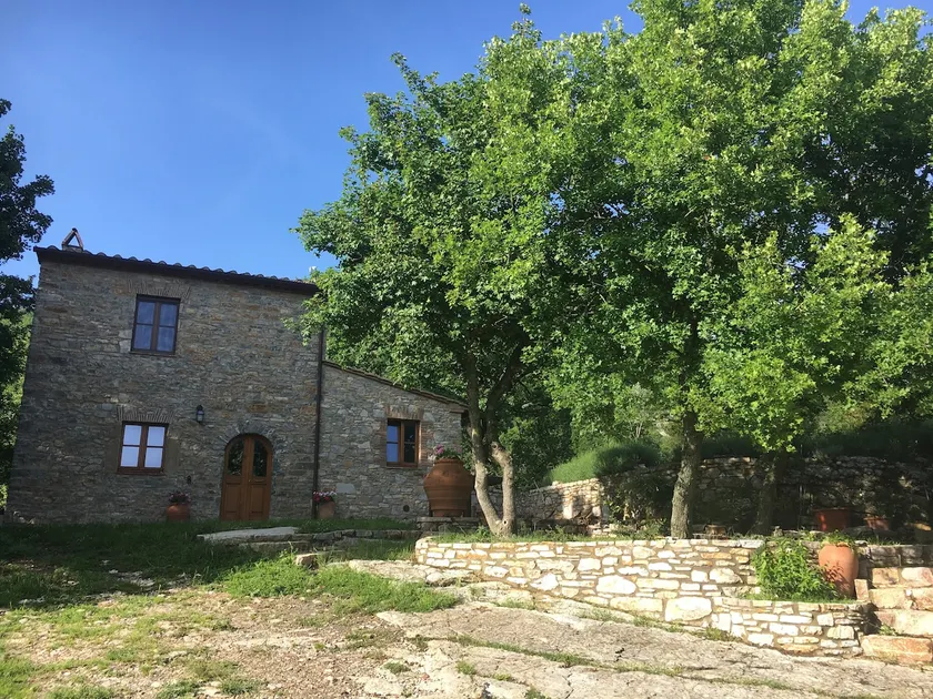 Stone farmhouse in the Tufo area - Image 1