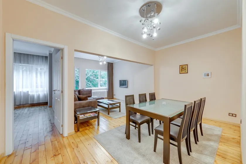 Central Apartment - Image 1