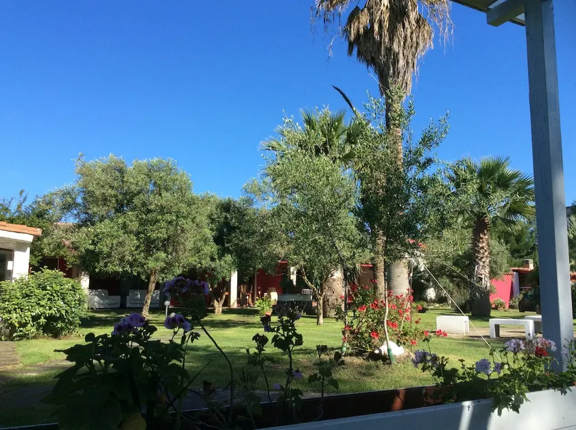 Charming Bungalow Surrounded by Nature in Cabras - Image 1