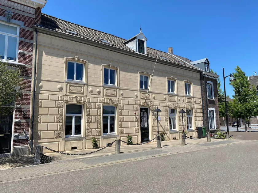 Authentic luxury group stay (10p) near Maastricht - Image 1