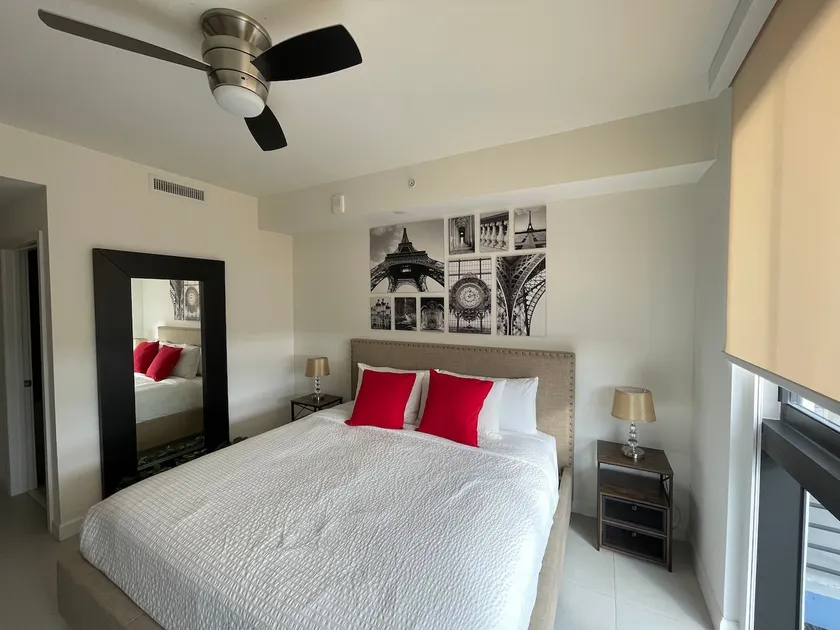 Elegant and exclusive studio in 5350 luxury tower - Image 1