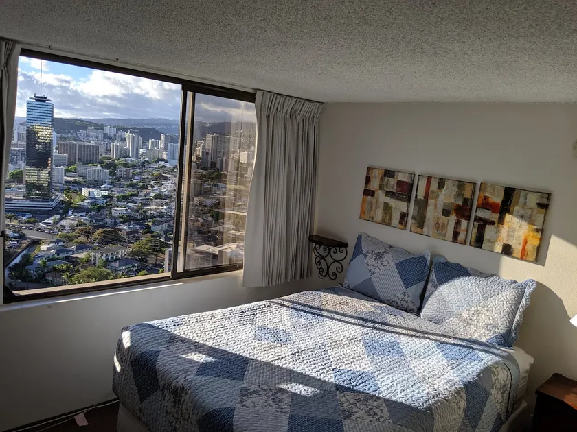 High 36th Floor Waikiki condo for 2 - Image 1