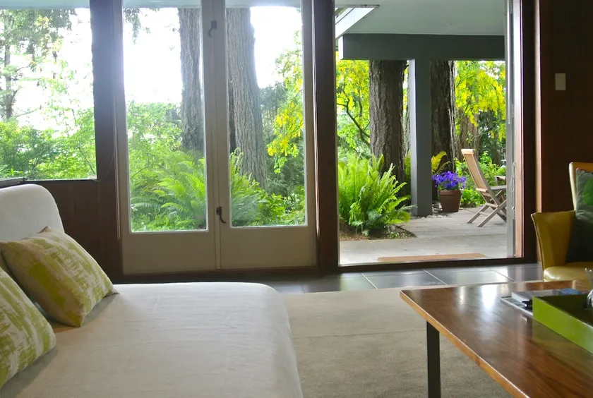 Chez Momo * Mid Century Modern * Water View - Image 1