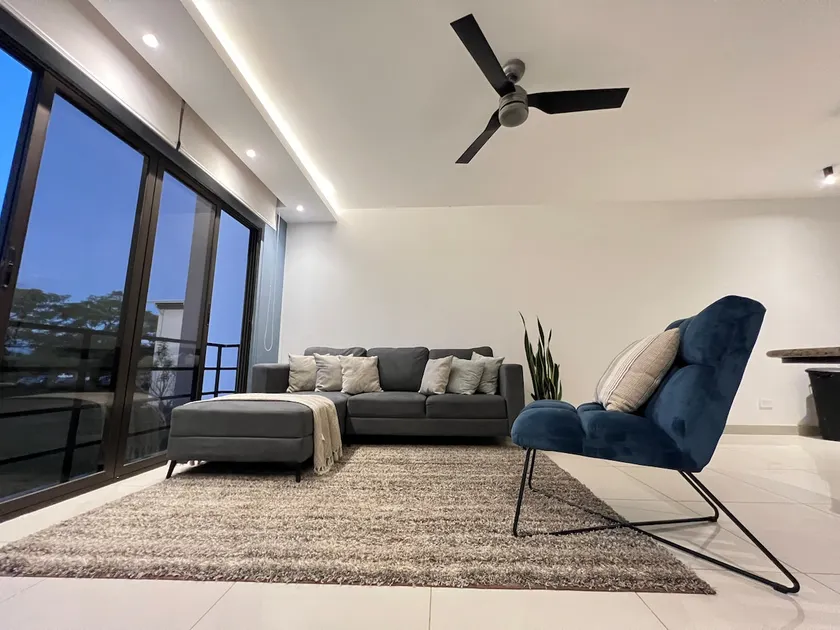 Airport - Condominium - Image 1
