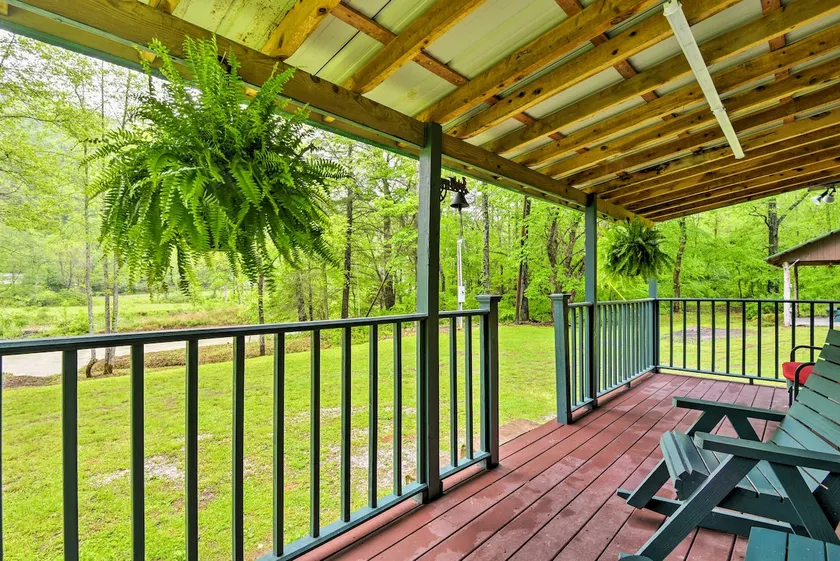 Riverfront Briceville Cabin w/ Patio & Fire Pit! - Image 1