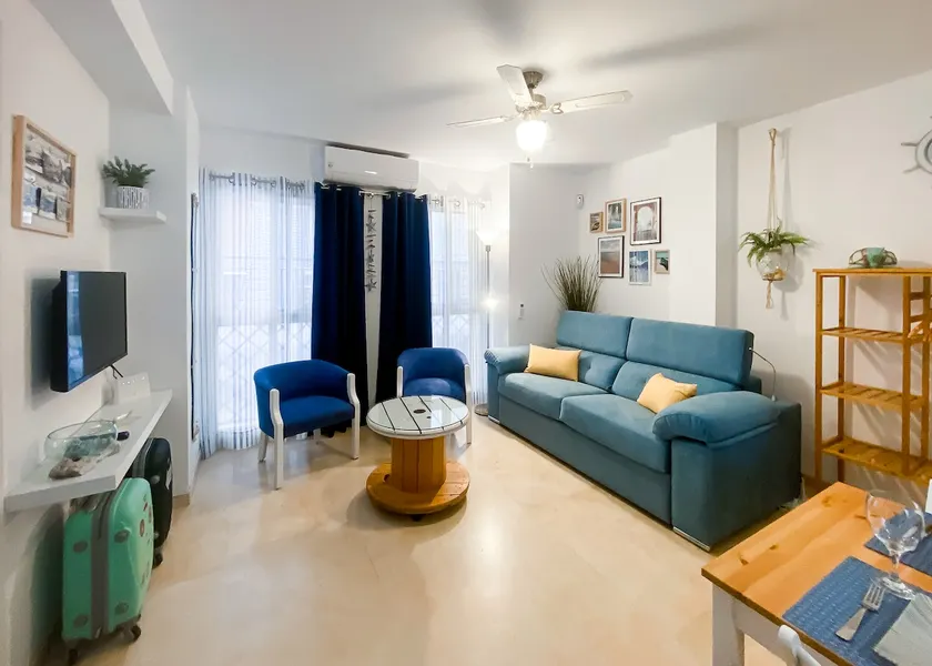 Homely Málaga Goleta - Image 1
