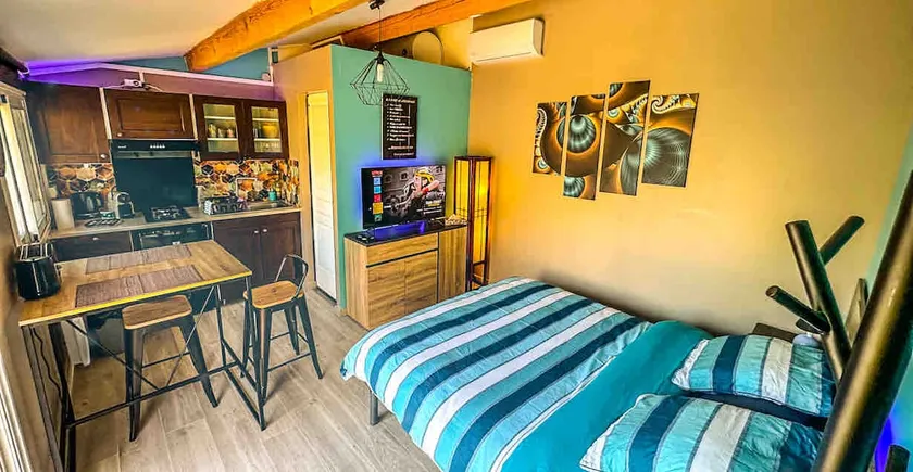 Maisonette, Air conditioning, Terrace, Pool, Hot tub, Parking - Image 1
