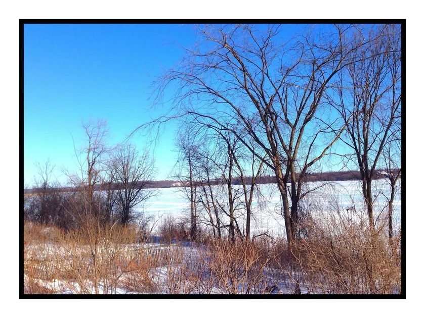 Beautiful New Riverside Townhouse - Image 1