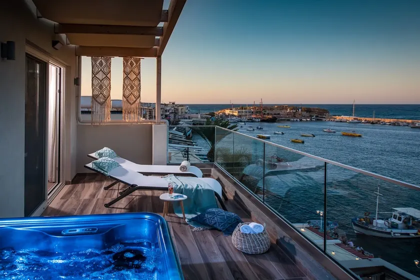 Sea View Penthouse with Jacuzzi - Image 1