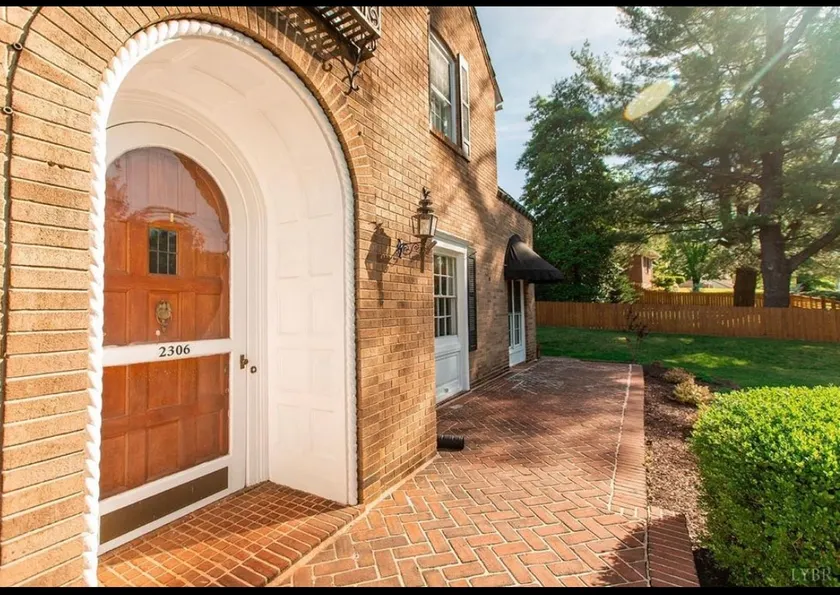 Rivermont Haven: Historic Charm + Modern Amenities - Image 1