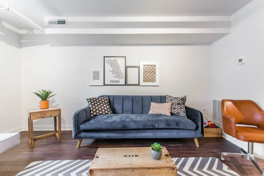 Lovely Chicago Apt | Hip Location w/ Top Food - Image 1