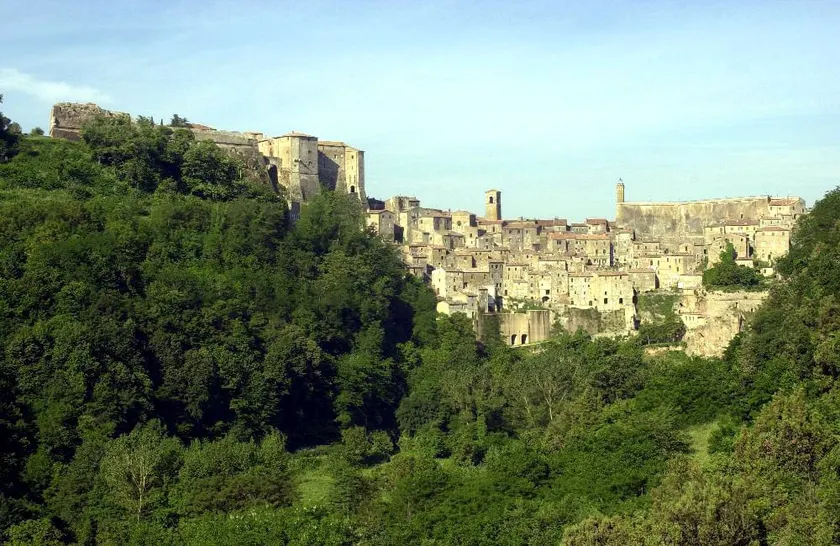 At home in the magical Etruscan village - Image 1