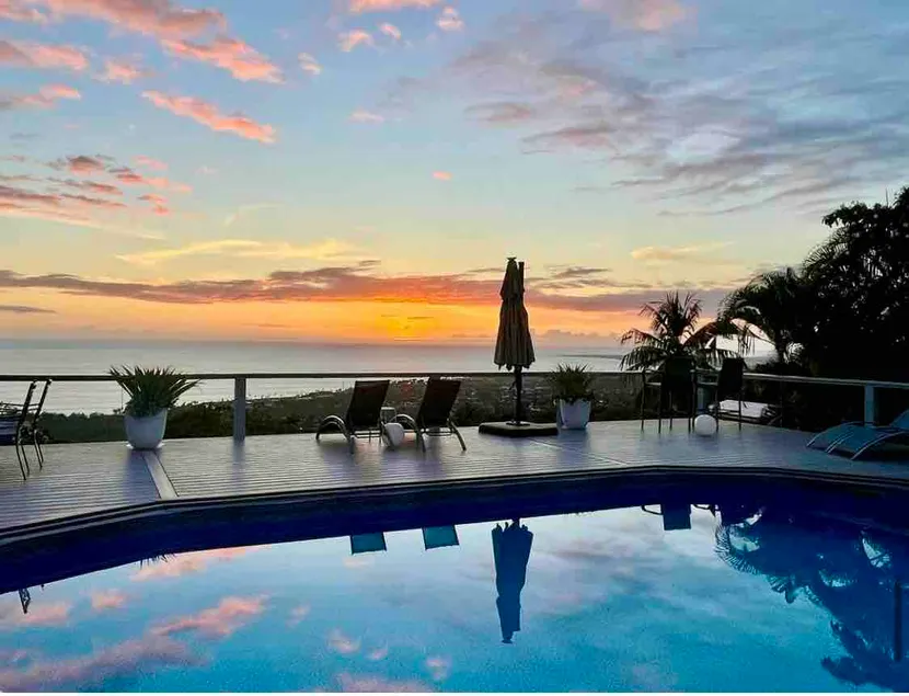 Bungalow Beauty + Ocean, Sunset & Pool Views - Image 1