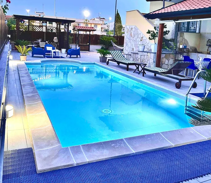 Luena Home Luxury Apartment - Image 1