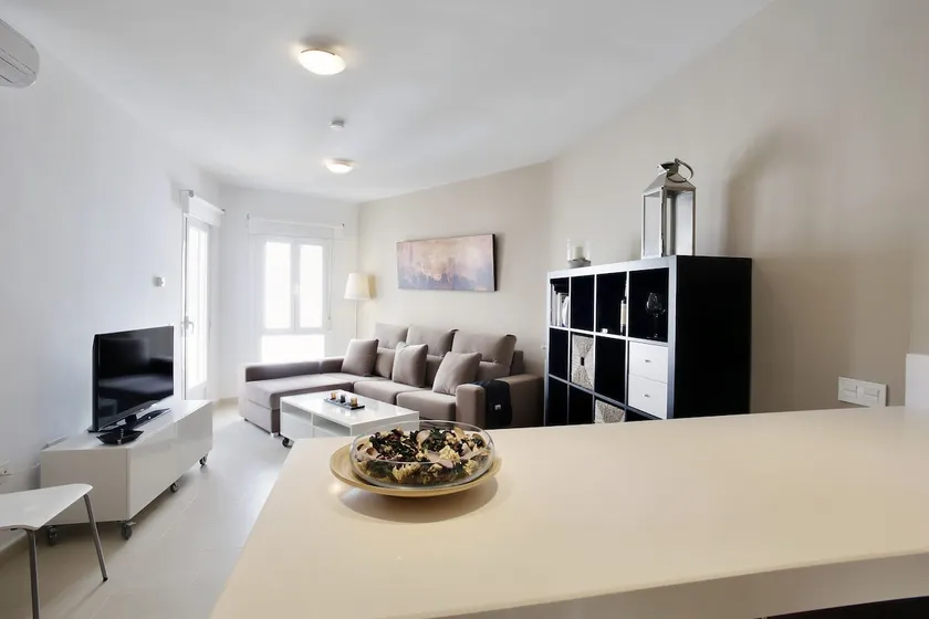 Downtown apartment and parking - P1 - Image 1